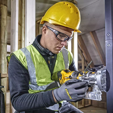 Фрезер DeWalt DCW604NT