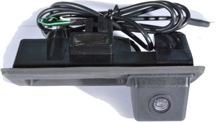 Камера заднього виду в ручку багажника Prime-X TR-03 RGB+IPAS AUDI, VOLKSWAGEN, PORSCHE