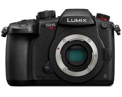 Фотоапарат Panasonic Lumix DC-GH5S Body Black (DC-GH5SEE-K)