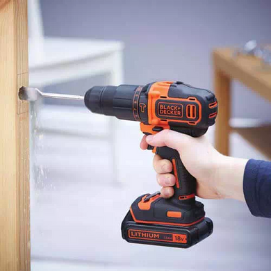 Шуруповерт Black+Decker BDCHD18KB