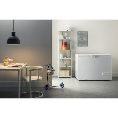 Морозильна скриня Indesit OS 1A 300 H2