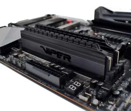 Оперативна пам'ять Patriot DDR4-4400 16384MB PC4-35200 (Kit of 2x8192) Viper 4 Blackout Series (PVB416G440C8K)