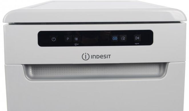 Посудомийна машина Indesit DSFO 3T224 C